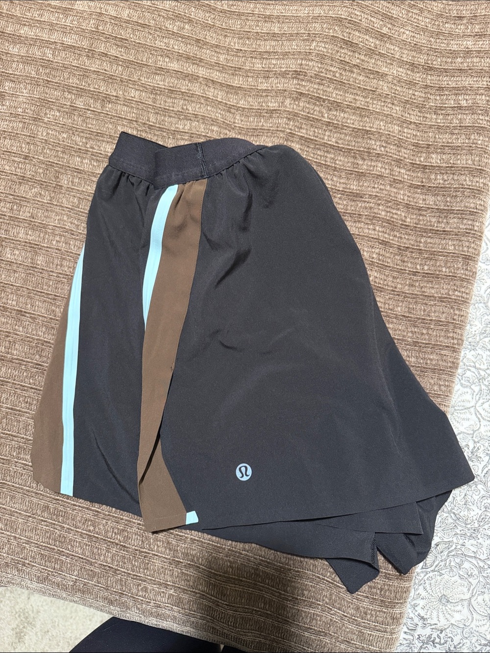 lululemon high rise split short 3”